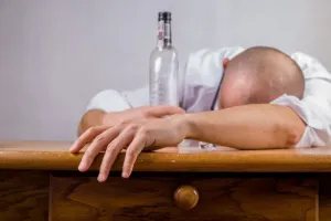 Tabela - ile utrzymuje się alkohol we krwi